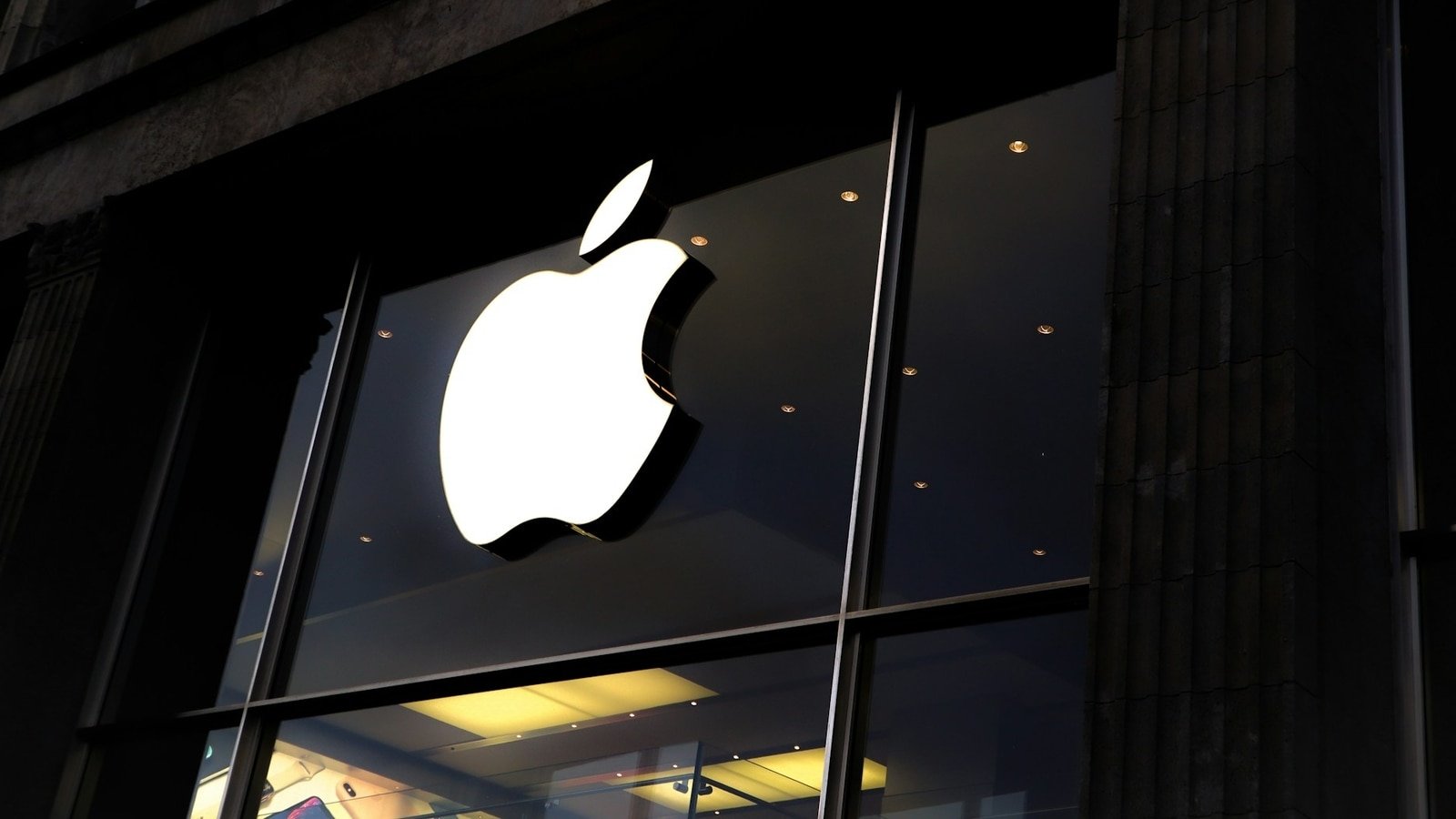 Apple to settle trade secrets lawsuit against chip startup Rivos